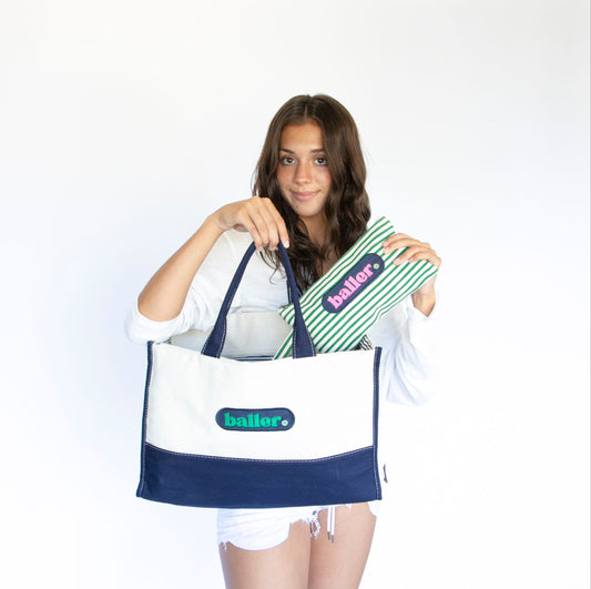 CANVAS SQUARE PILL TOTE