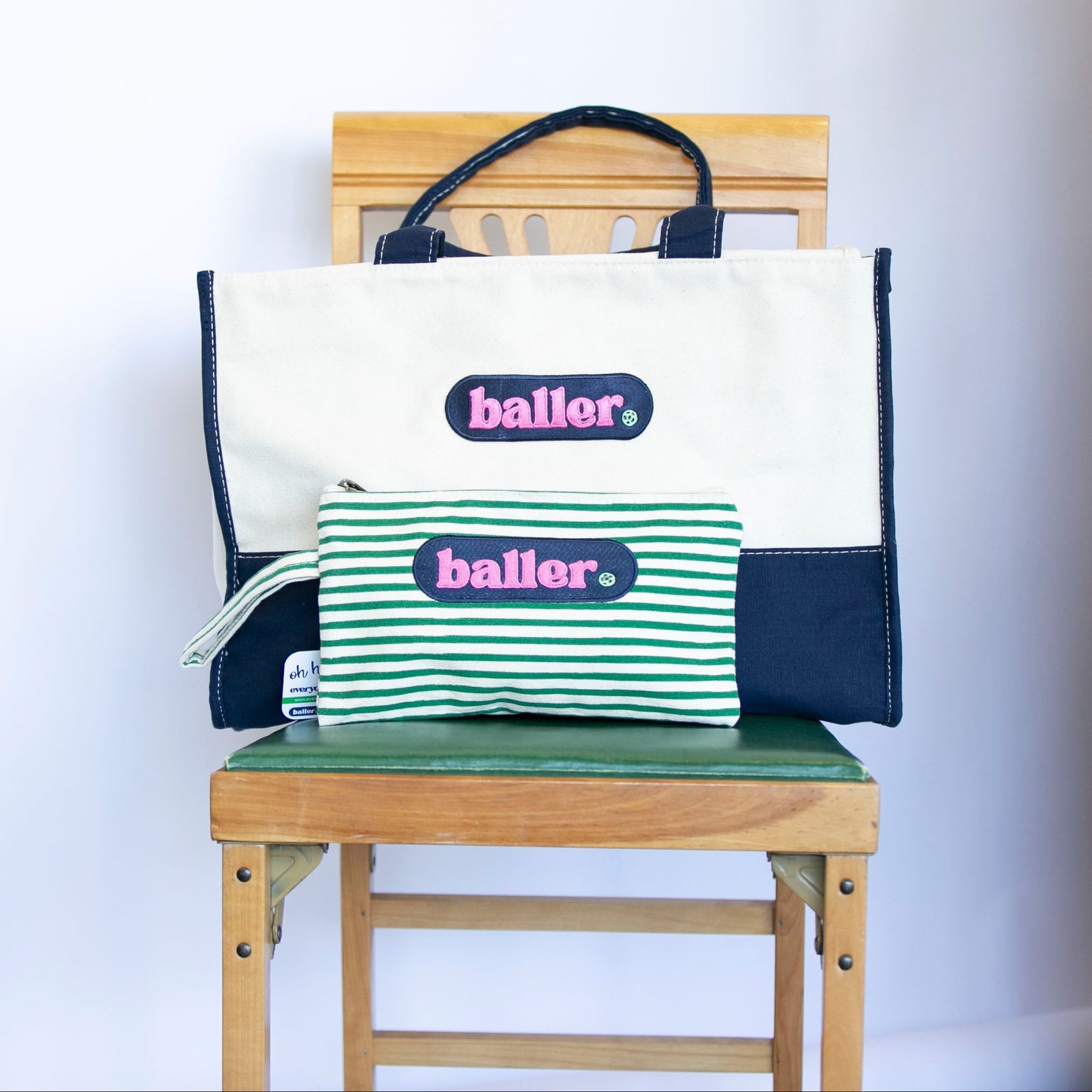 CANVAS SQUARE PILL TOTE